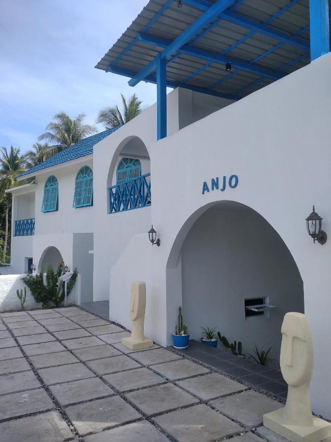 Anjo Maumere Hotel & Restaurant Buitenkant foto