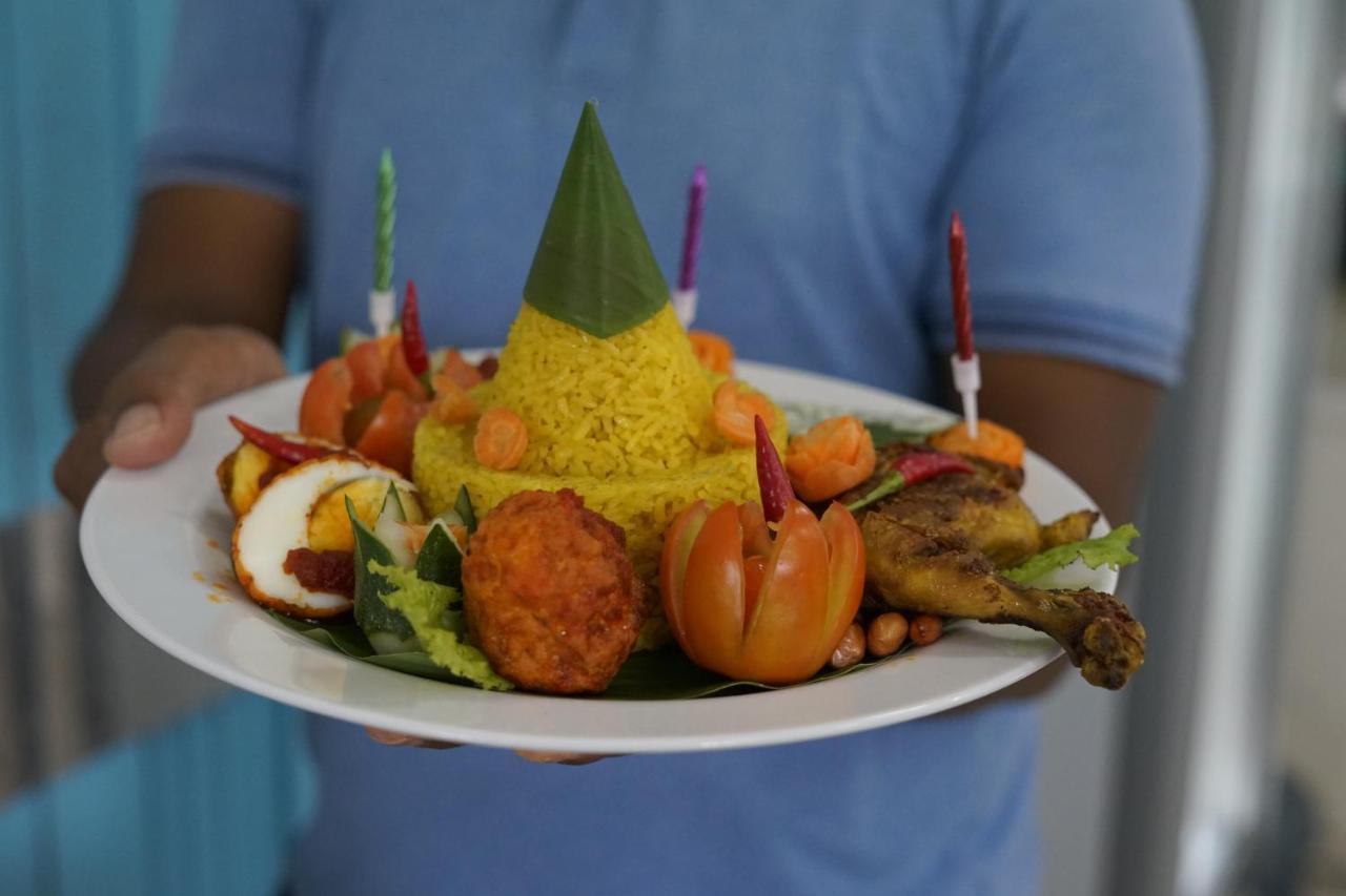Anjo Maumere Hotel & Restaurant Buitenkant foto
