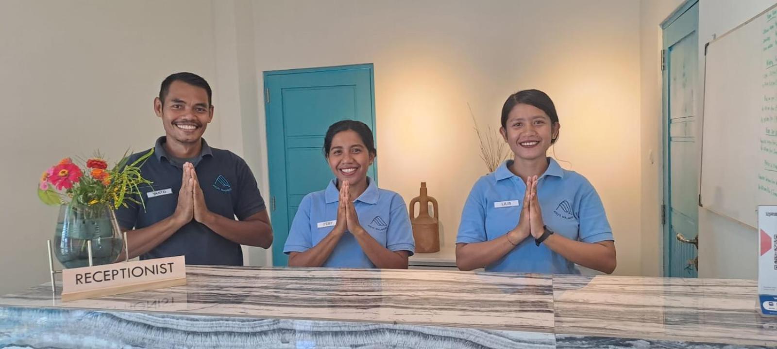 Anjo Maumere Hotel & Restaurant Buitenkant foto