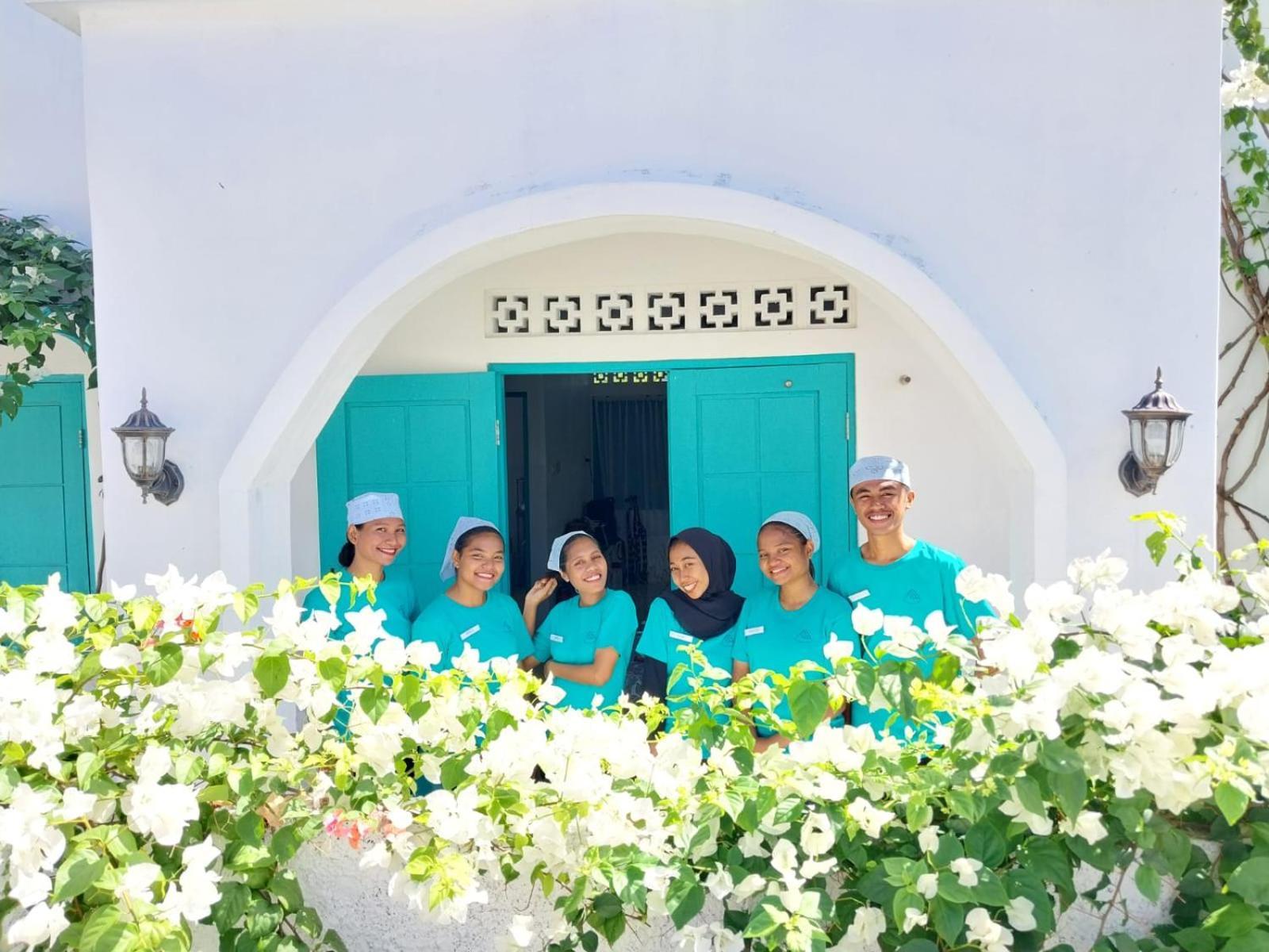 Anjo Maumere Hotel & Restaurant Buitenkant foto
